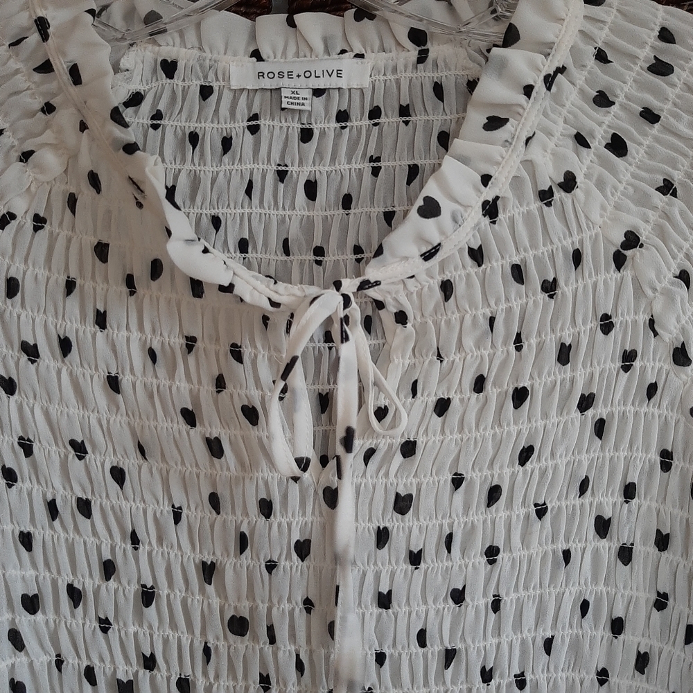 Rose + Olive Blouse Women's XL Cream Smocked Semi Sheer Heart Print Ruffle Neck - Picture 4 of 9